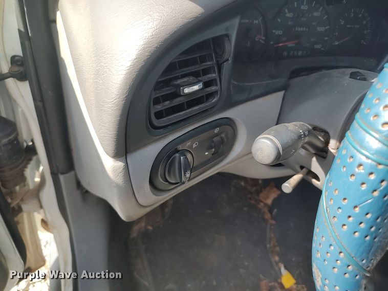 image for item LK9045 2000 Ford Taurus