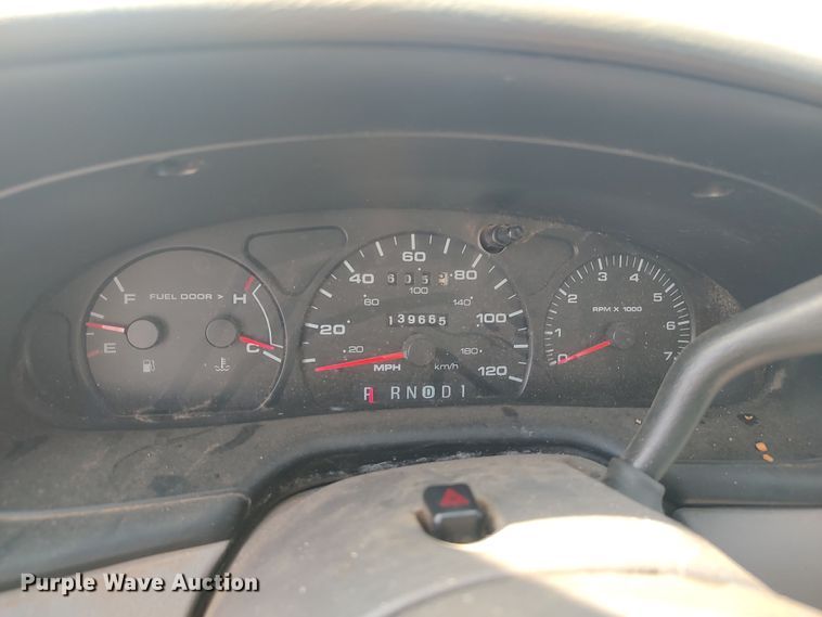 image for item LK9045 2000 Ford Taurus