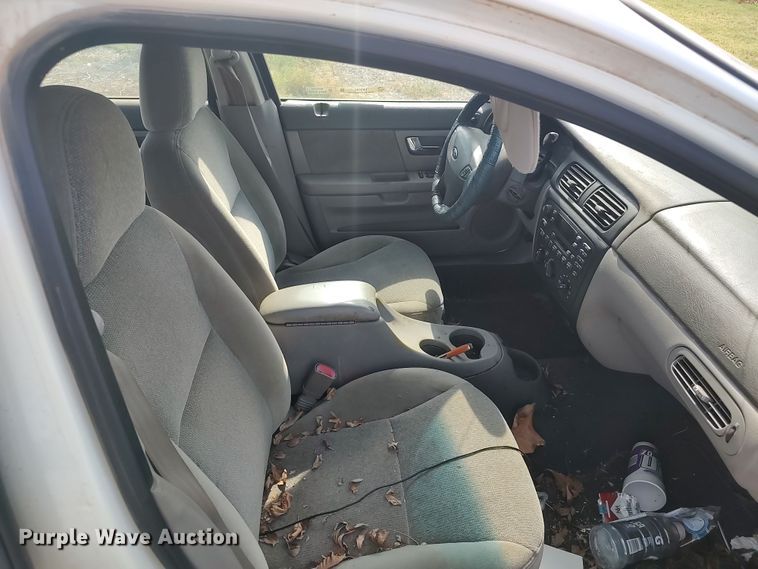 image for item LK9045 2000 Ford Taurus