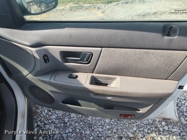 image for item LK9045 2000 Ford Taurus