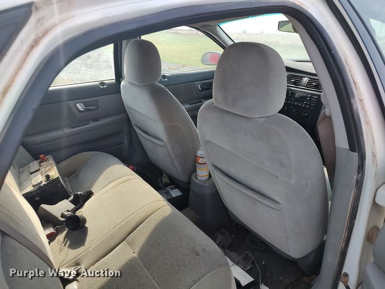 image for item LK9045 2000 Ford Taurus