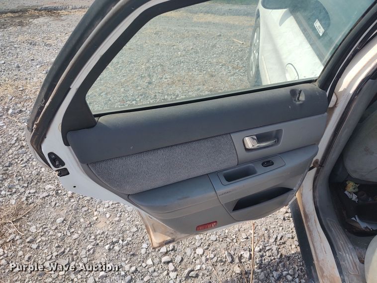 image for item LK9045 2000 Ford Taurus