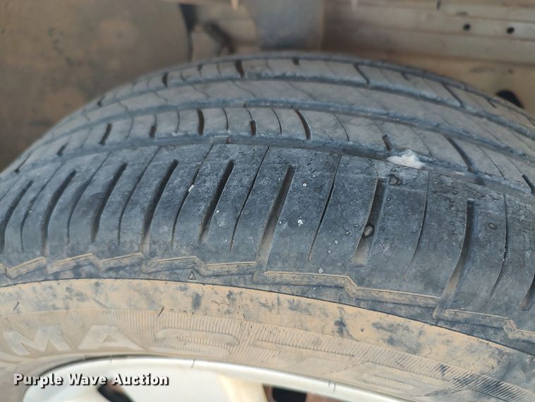 image for item LK9045 2000 Ford Taurus