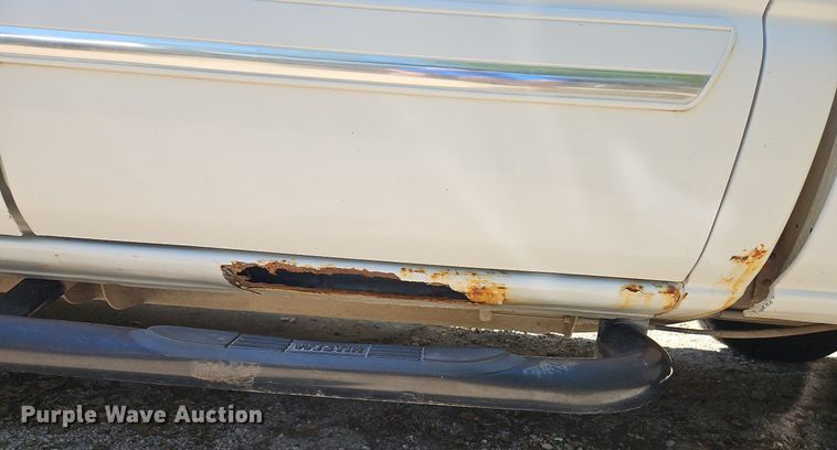 image for item LM9157 2003 Chevrolet Silverado 1500  Crew Cab pickup truck