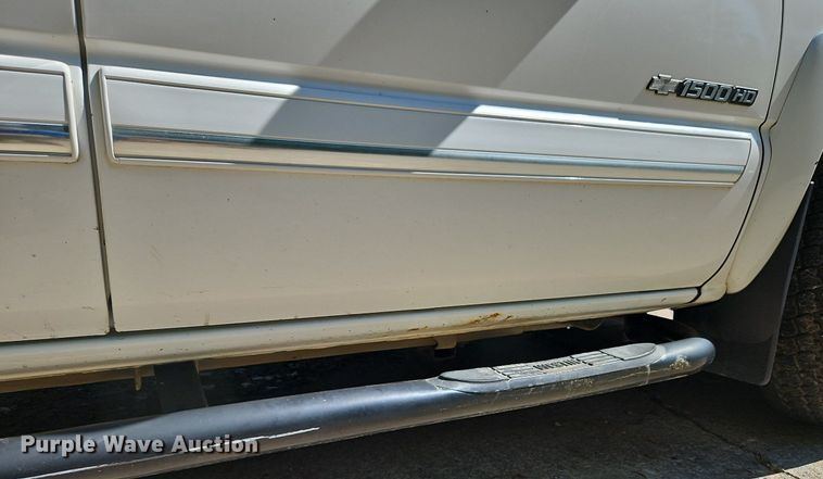 image for item LM9157 2003 Chevrolet Silverado 1500  Crew Cab pickup truck