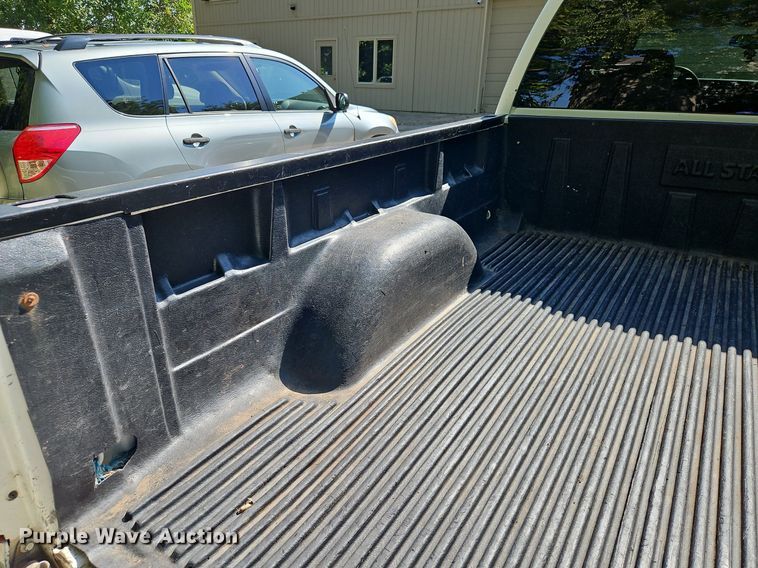 image for item LM9157 2003 Chevrolet Silverado 1500  Crew Cab pickup truck