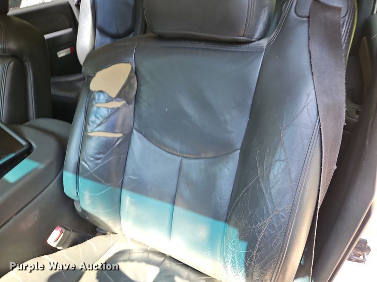 image for item LM9157 2003 Chevrolet Silverado 1500  Crew Cab pickup truck