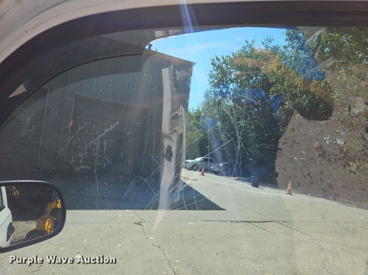 image for item LM9157 2003 Chevrolet Silverado 1500  Crew Cab pickup truck