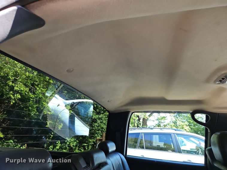 image for item LM9157 2003 Chevrolet Silverado 1500  Crew Cab pickup truck