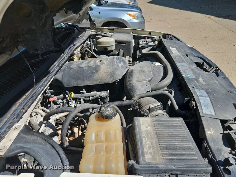 image for item LM9157 2003 Chevrolet Silverado 1500  Crew Cab pickup truck