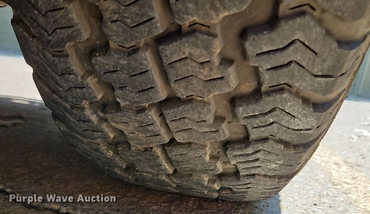 image for item LM9157 2003 Chevrolet Silverado 1500  Crew Cab pickup truck