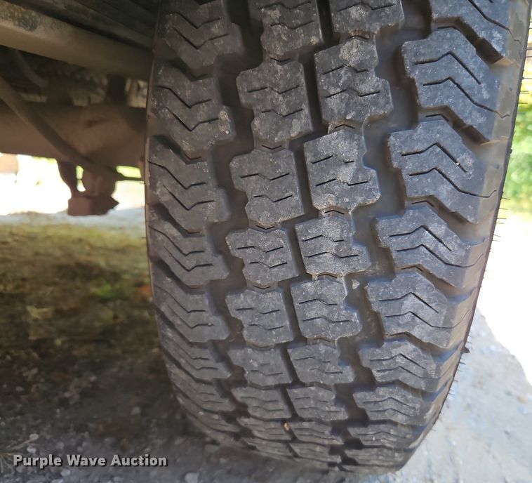 image for item LM9157 2003 Chevrolet Silverado 1500  Crew Cab pickup truck