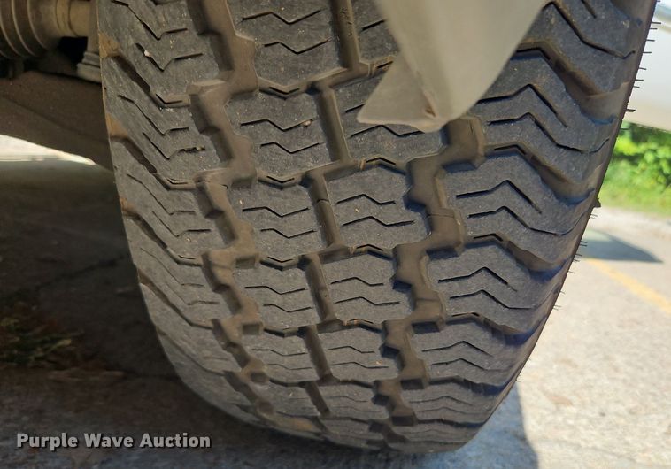 image for item LM9157 2003 Chevrolet Silverado 1500  Crew Cab pickup truck