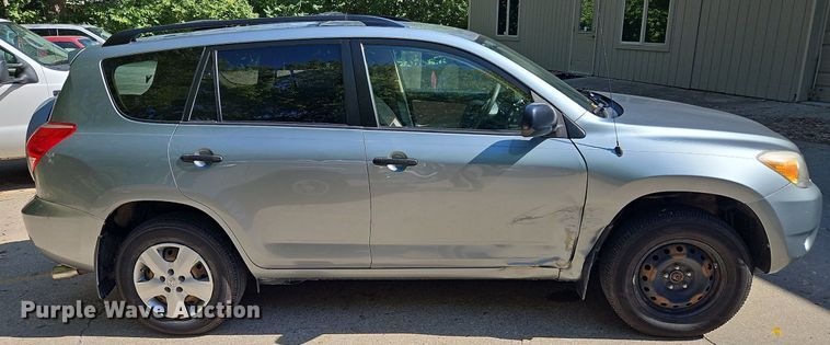 image for item LM9159 2006 Toyota RAV4  SUV