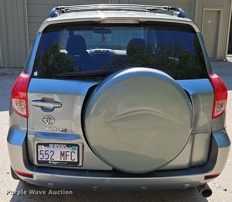 image for item LM9159 2006 Toyota RAV4  SUV