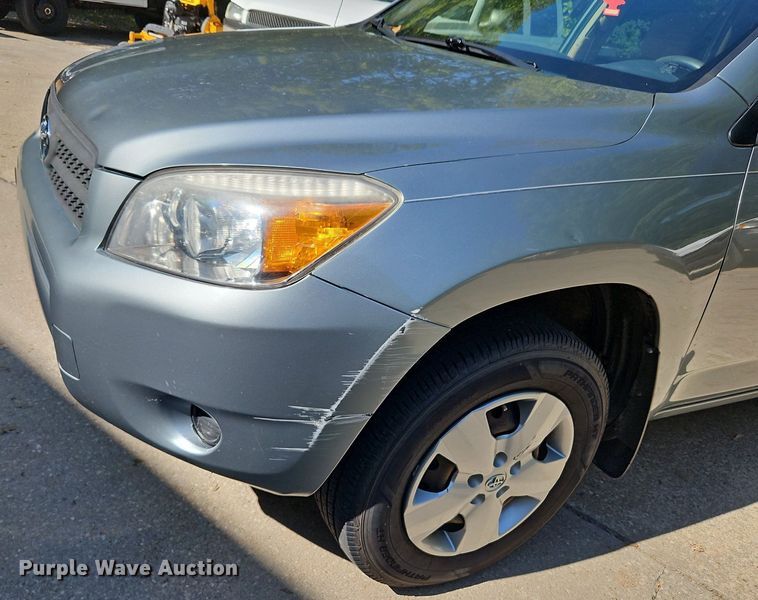 image for item LM9159 2006 Toyota RAV4  SUV