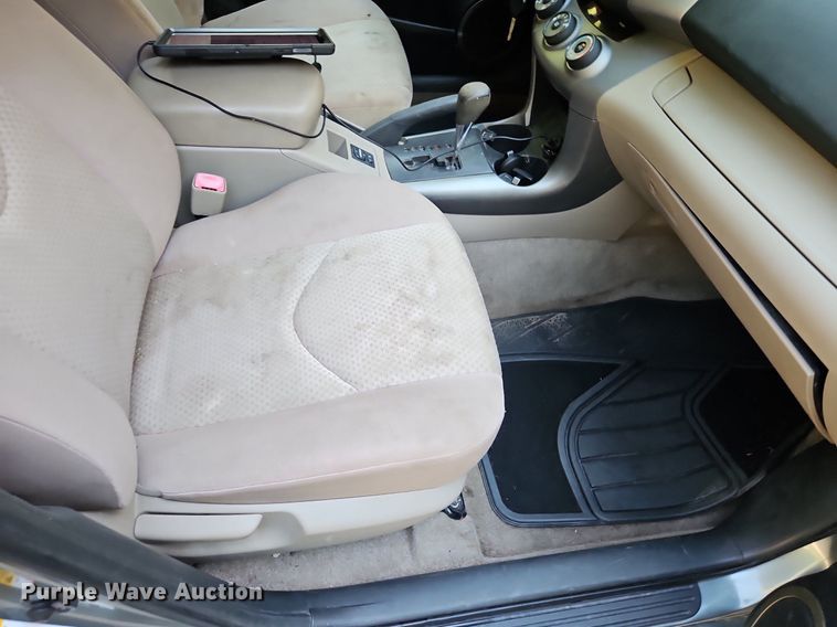 image for item LM9159 2006 Toyota RAV4  SUV