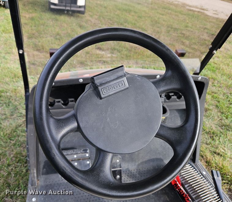 image for item LM9162 E-Z Go TXT FLEET, ELEC  golf cart