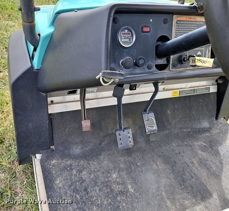 image for item LM9172 Club Car XRT 1500  utility vehicle