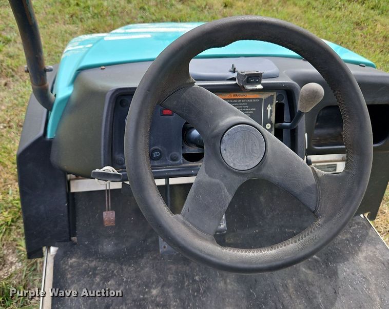 image for item LM9172 Club Car XRT 1500  utility vehicle