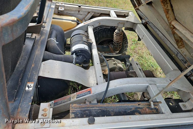 image for item LM9172 Club Car XRT 1500  utility vehicle