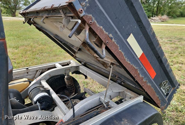 image for item LM9172 Club Car XRT 1500  utility vehicle