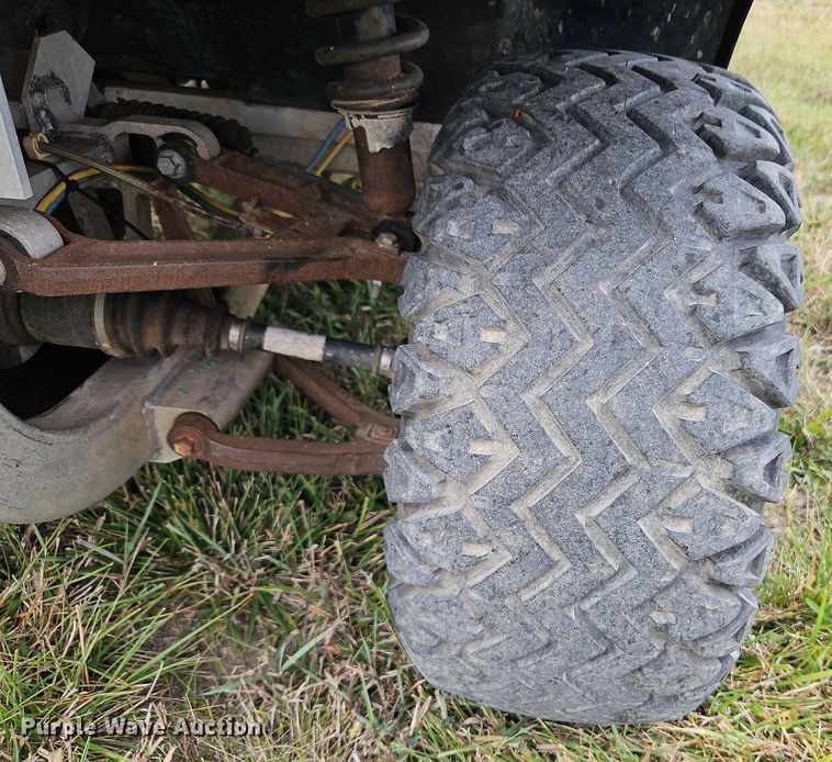 image for item LM9172 Club Car XRT 1500  utility vehicle