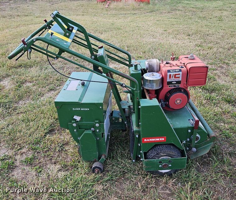 image for item LM9185 Ransomes XRS200  seeder