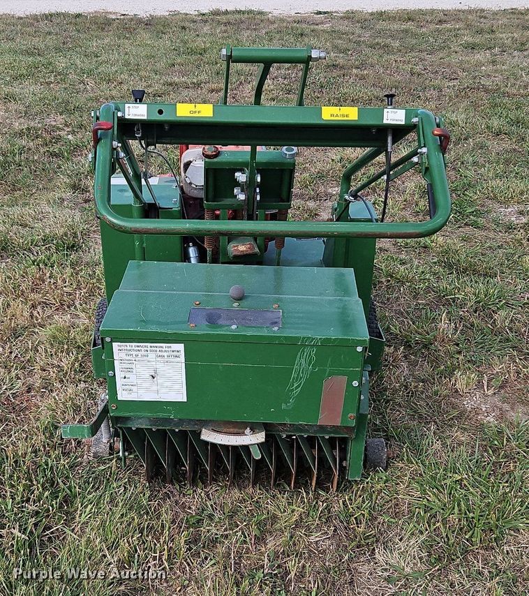 image for item LM9185 Ransomes XRS200  seeder