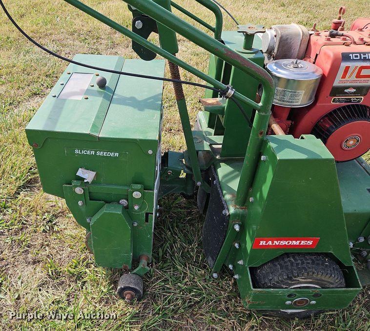 image for item LM9185 Ransomes XRS200  seeder