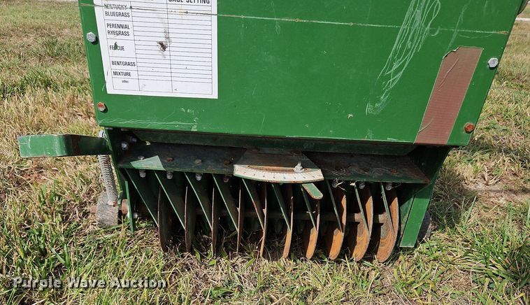 image for item LM9185 Ransomes XRS200  seeder