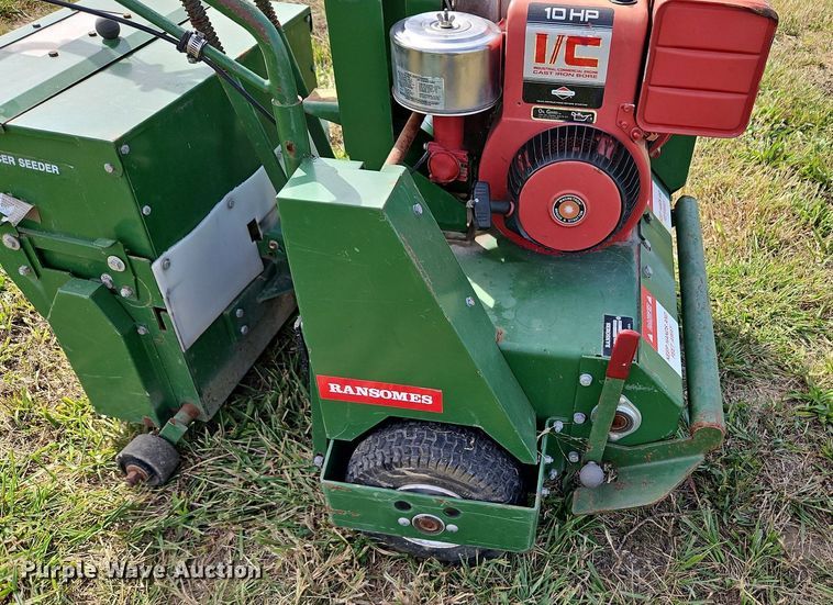 image for item LM9185 Ransomes XRS200  seeder