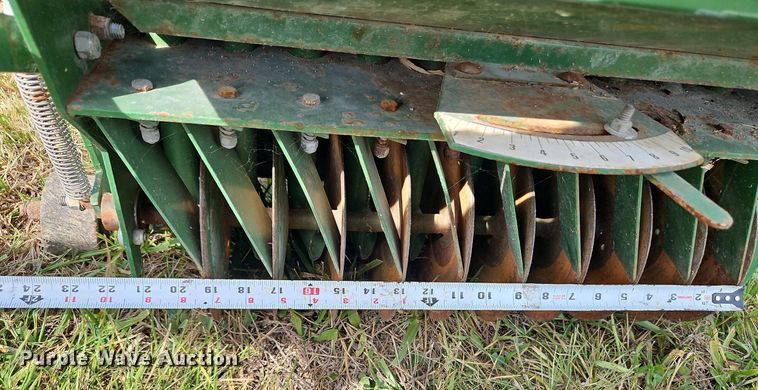 image for item LM9185 Ransomes XRS200  seeder