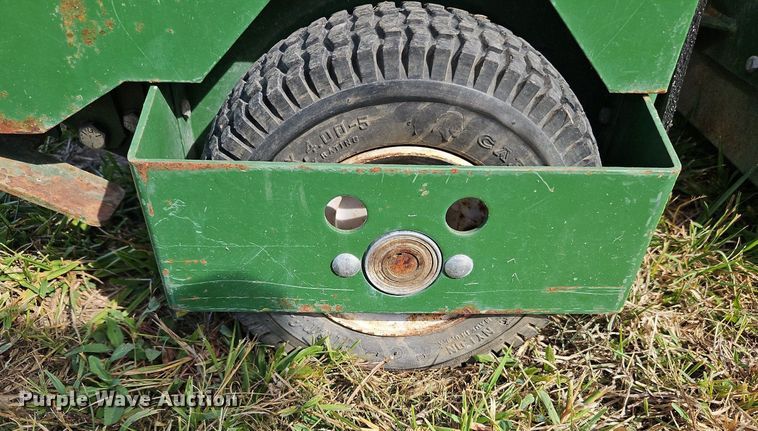 image for item LM9185 Ransomes XRS200  seeder