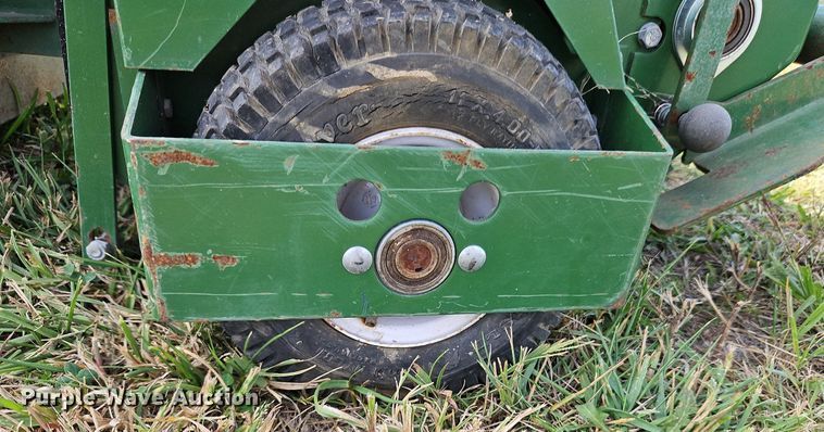 image for item LM9185 Ransomes XRS200  seeder