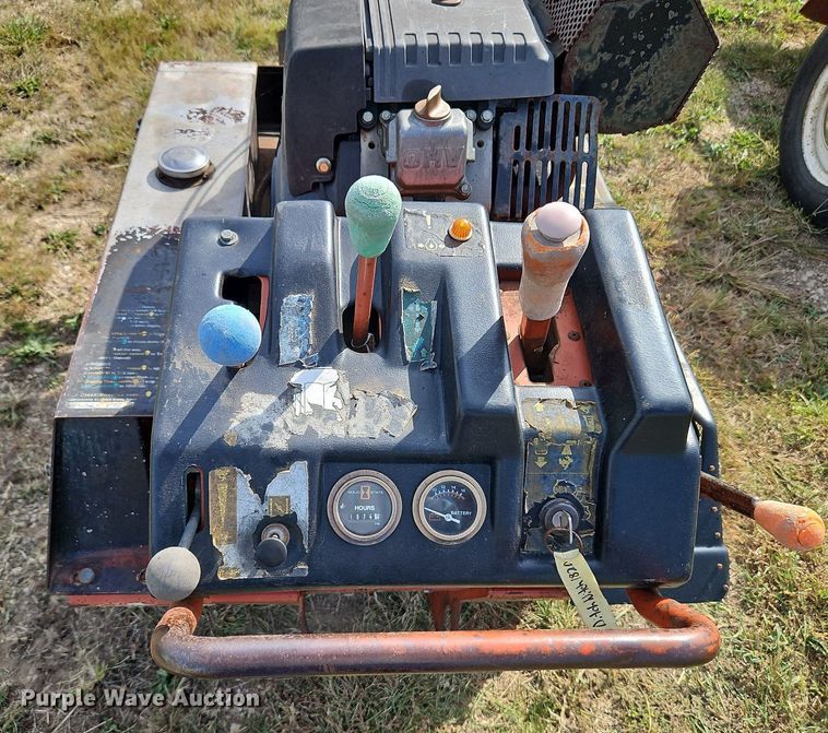 image for item LM9186 Ditch Witch 1820H  trencher