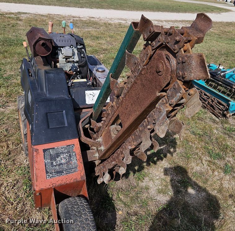 image for item LM9186 Ditch Witch 1820H  trencher