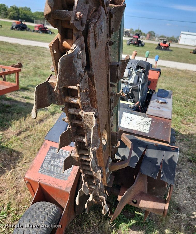 image for item LM9186 Ditch Witch 1820H  trencher