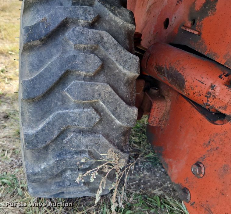 image for item LM9186 Ditch Witch 1820H  trencher