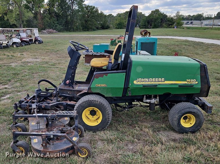 image for item LM9188 John Deere 1620  lawn mower