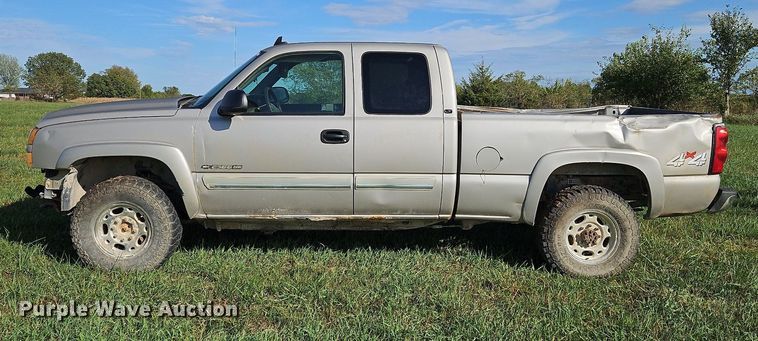 image for item LM9224 2006 Chevrolet Silverado 2500HD  Ext. Cab pickup truck