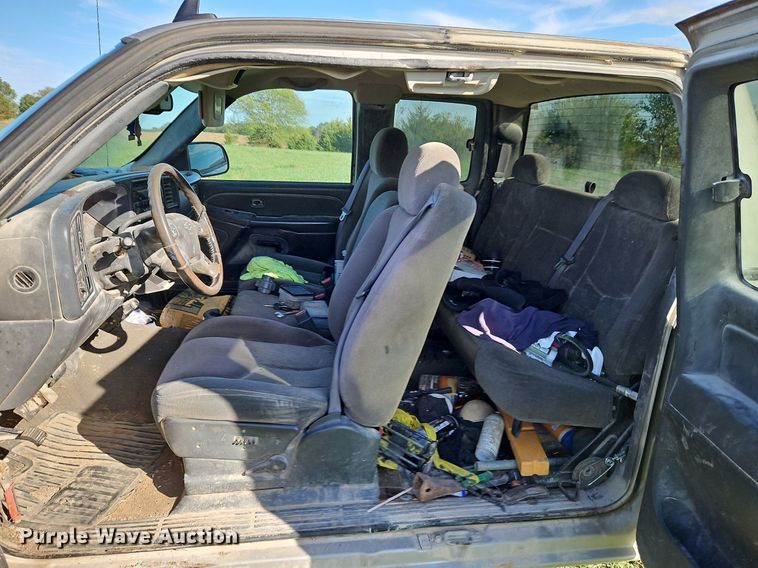 image for item LM9224 2006 Chevrolet Silverado 2500HD  Ext. Cab pickup truck