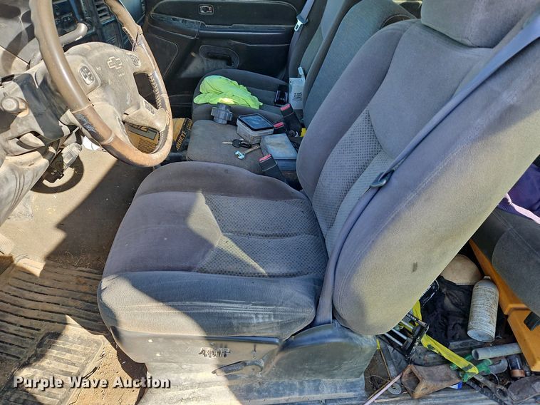 image for item LM9224 2006 Chevrolet Silverado 2500HD  Ext. Cab pickup truck