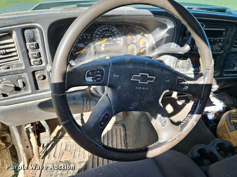 image for item LM9224 2006 Chevrolet Silverado 2500HD  Ext. Cab pickup truck