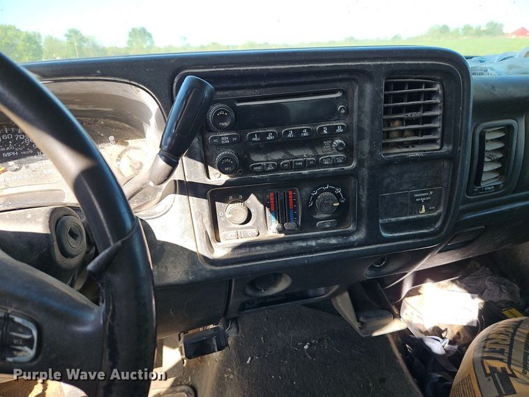 image for item LM9224 2006 Chevrolet Silverado 2500HD  Ext. Cab pickup truck