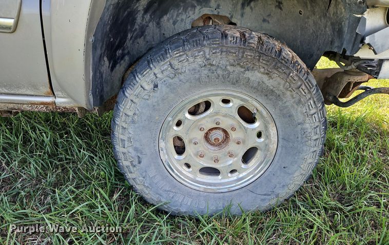 image for item LM9224 2006 Chevrolet Silverado 2500HD  Ext. Cab pickup truck