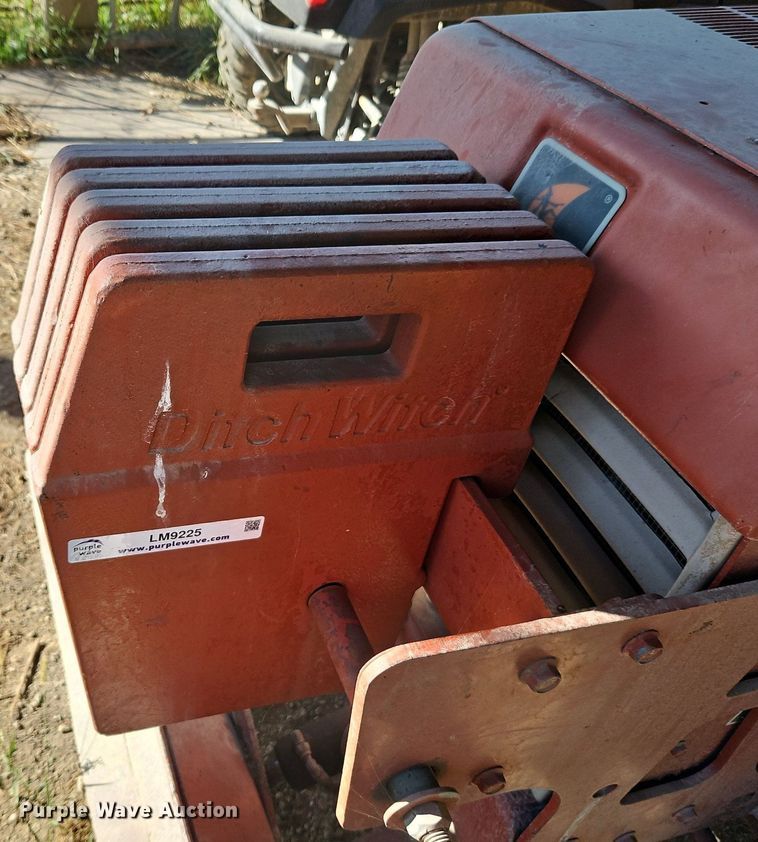 image for item LM9225 1995 Ditch Witch 3500DD  trencher