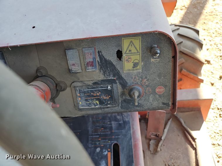 image for item LM9225 1995 Ditch Witch 3500DD  trencher