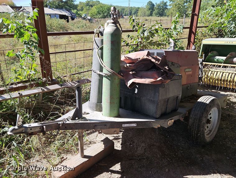 image for item LM9227 Lincoln Ranger 250  welder with trailer