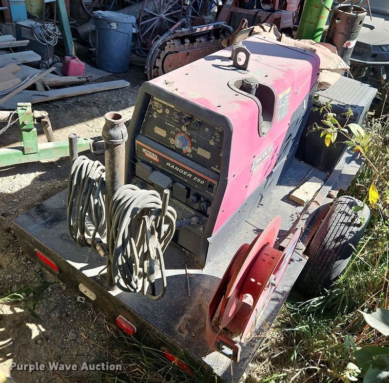 image for item LM9227 Lincoln Ranger 250  welder with trailer